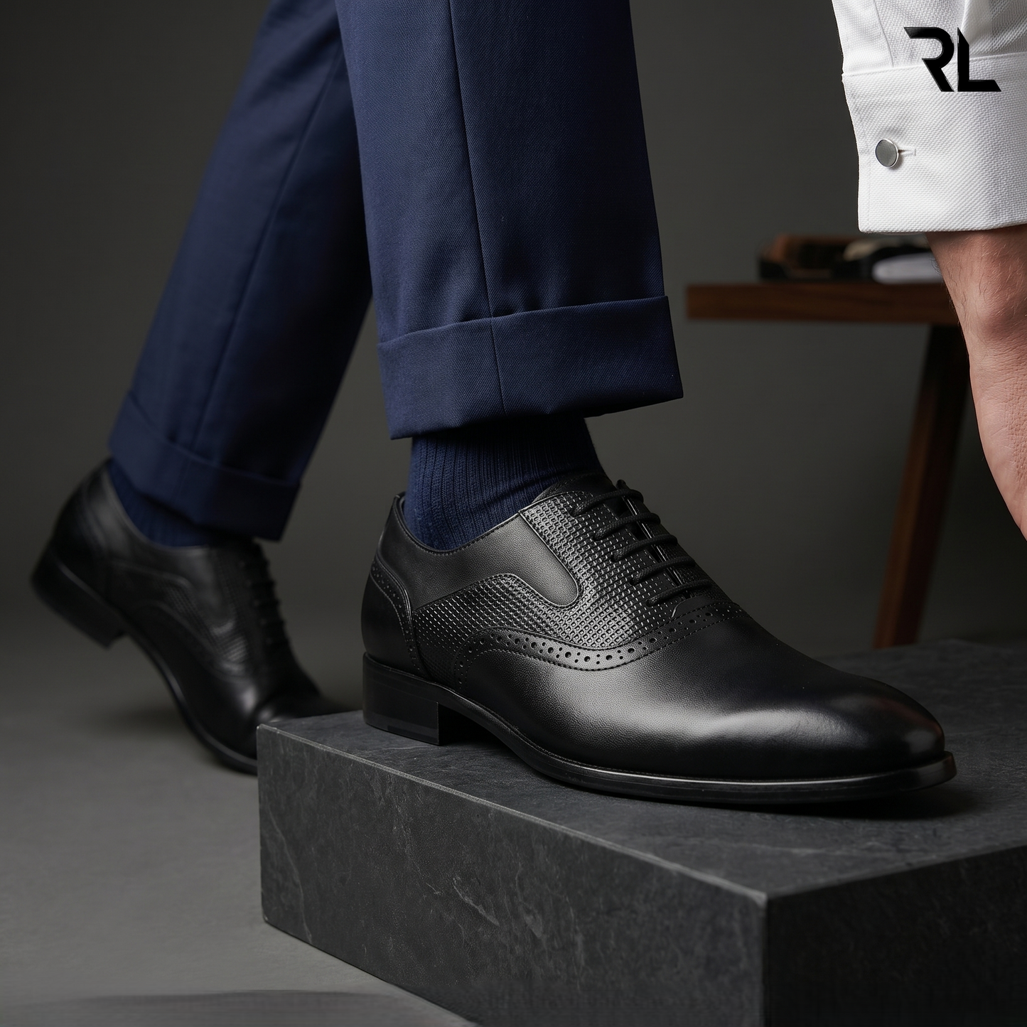 Oxford Textured Leather Shoe - Black - 2007