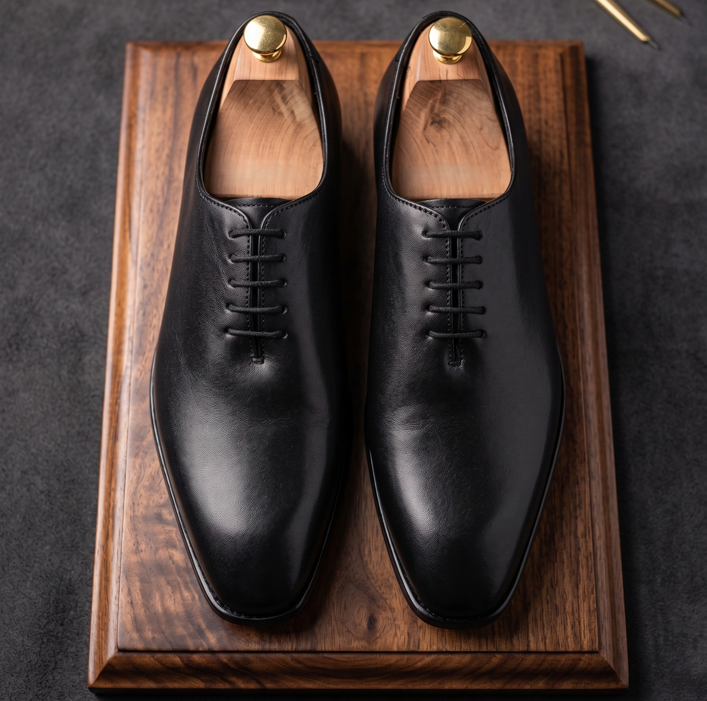 Leather Wholecut Shoe for Men's - Black - 2009