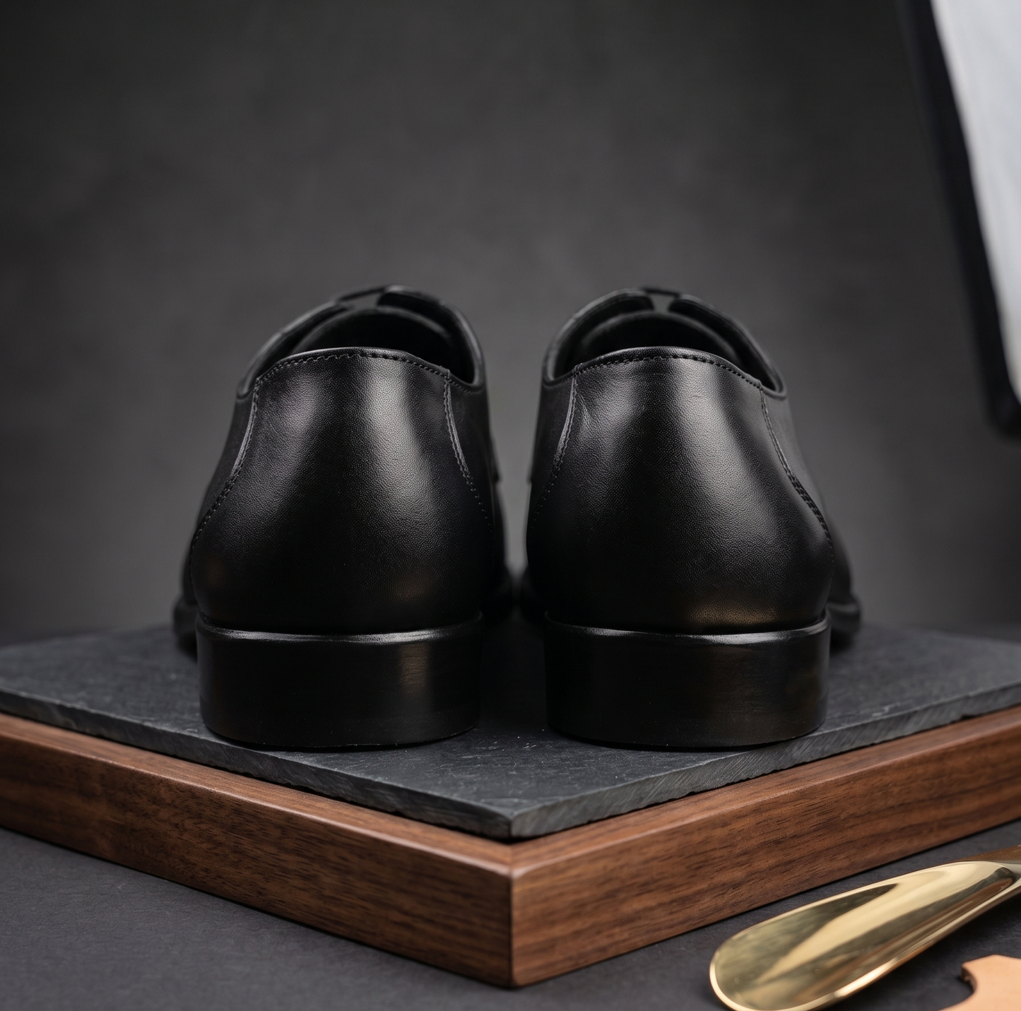 Leather Wholecut Shoe for Men's - Black - 2009