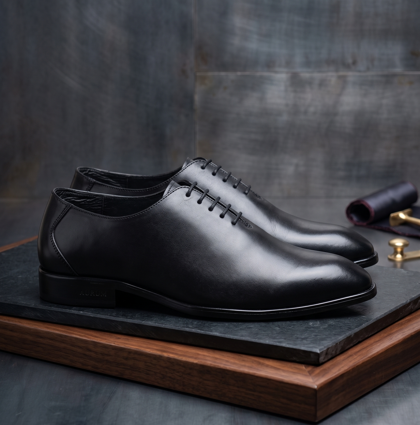 Leather Wholecut Shoe for Men's - Black - 2009